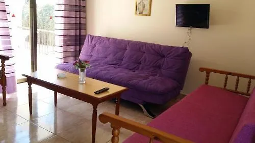 Florence מלון דירות 4*