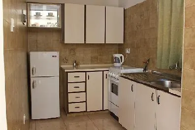 Florence מלון דירות 4*