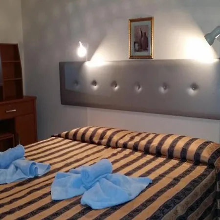 Florence Aparthotel 2*