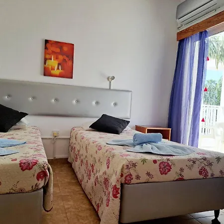 Florence Aparthotel 2*