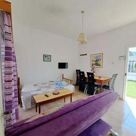 Florence Aparthotel 2*