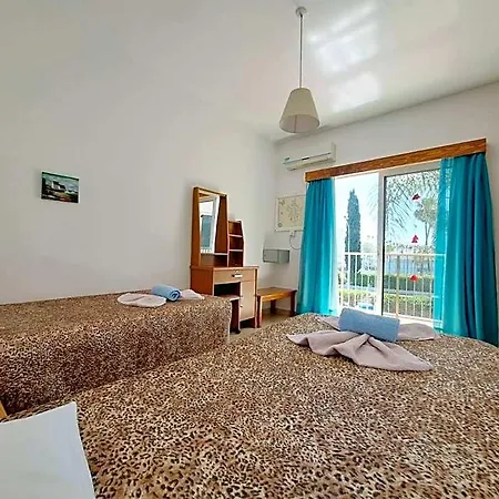 Florence Aparthotel 4*